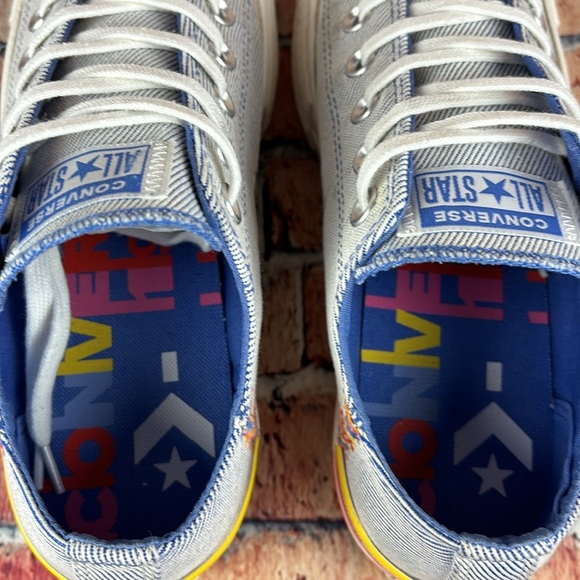 CONVERSE ALL-STAR CHUCK TAYLOR PLATFORM LOWTOPS, WOMANS SIZE 8 - Picture 9 of 11